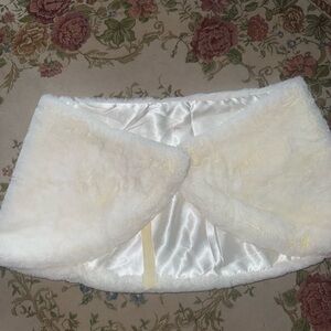 Elegant White Faux Fur Wrap